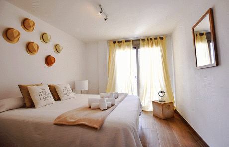 Bon-Viure-Kate-Moss-Ibiza_02